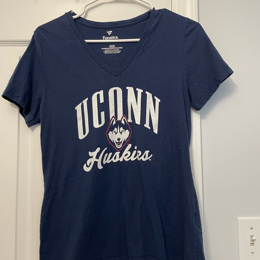 UConn tee shirt